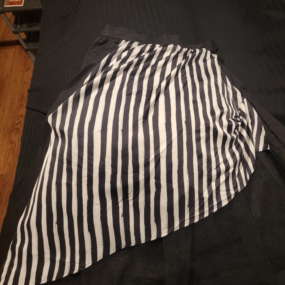 Distubia Skirt